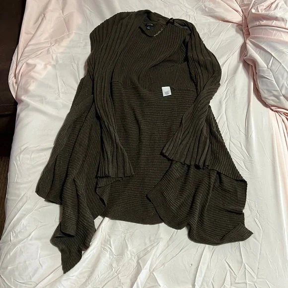 Cardigan - Picture 1 of 2